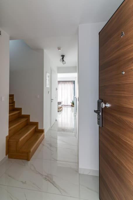 Apartment μεζονέτα με θέα στο πάρκο σταύρος νιάρχος One *